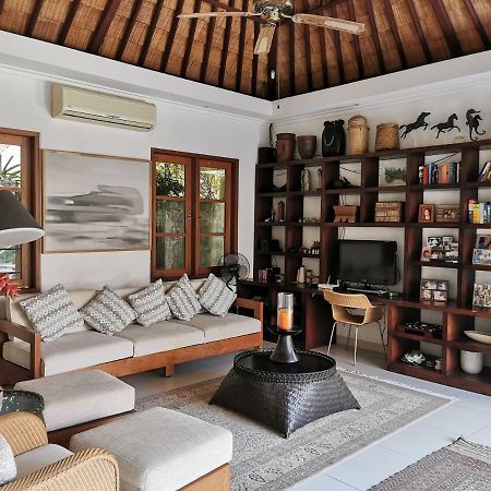 Villa Aliya Sanur Exterior photo